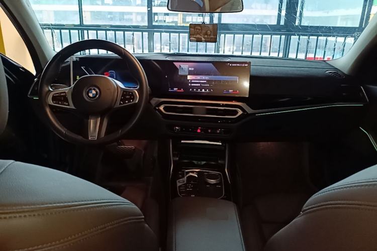Used BMW i3 2024 eDrive 35 L Center Console