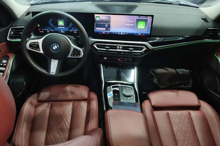 Used BMW i3 2024 eDrive 35 L Center Console