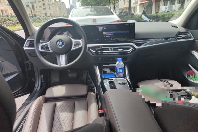 Used BMW i3 2024 eDrive 35 L Center Console