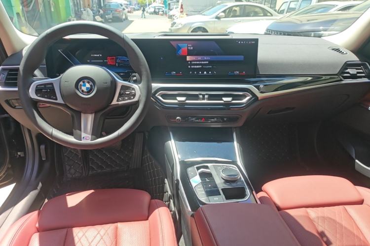 Used BMW i3 2024 eDrive 35 L Center Console