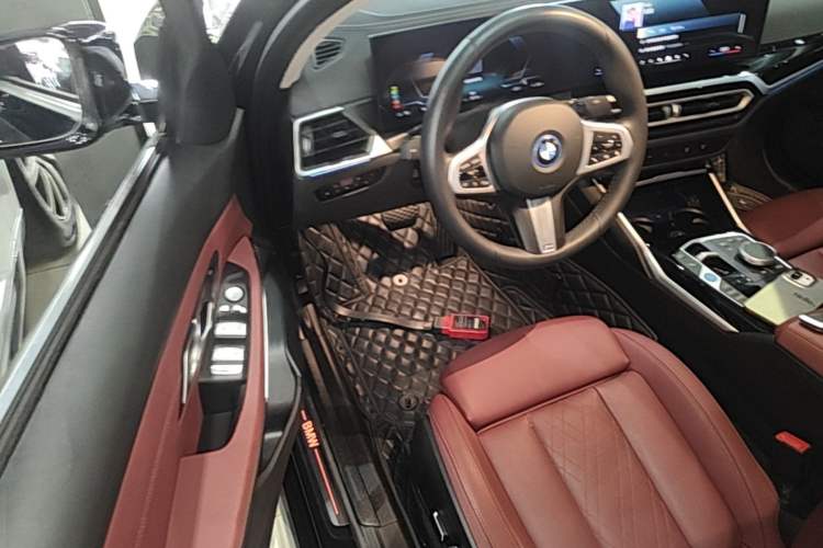 Used BMW i3 2024 eDrive 35 L Driver Seat