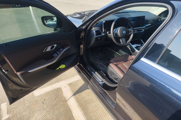 Used BMW i3 2024 eDrive 35 L Driver Seat