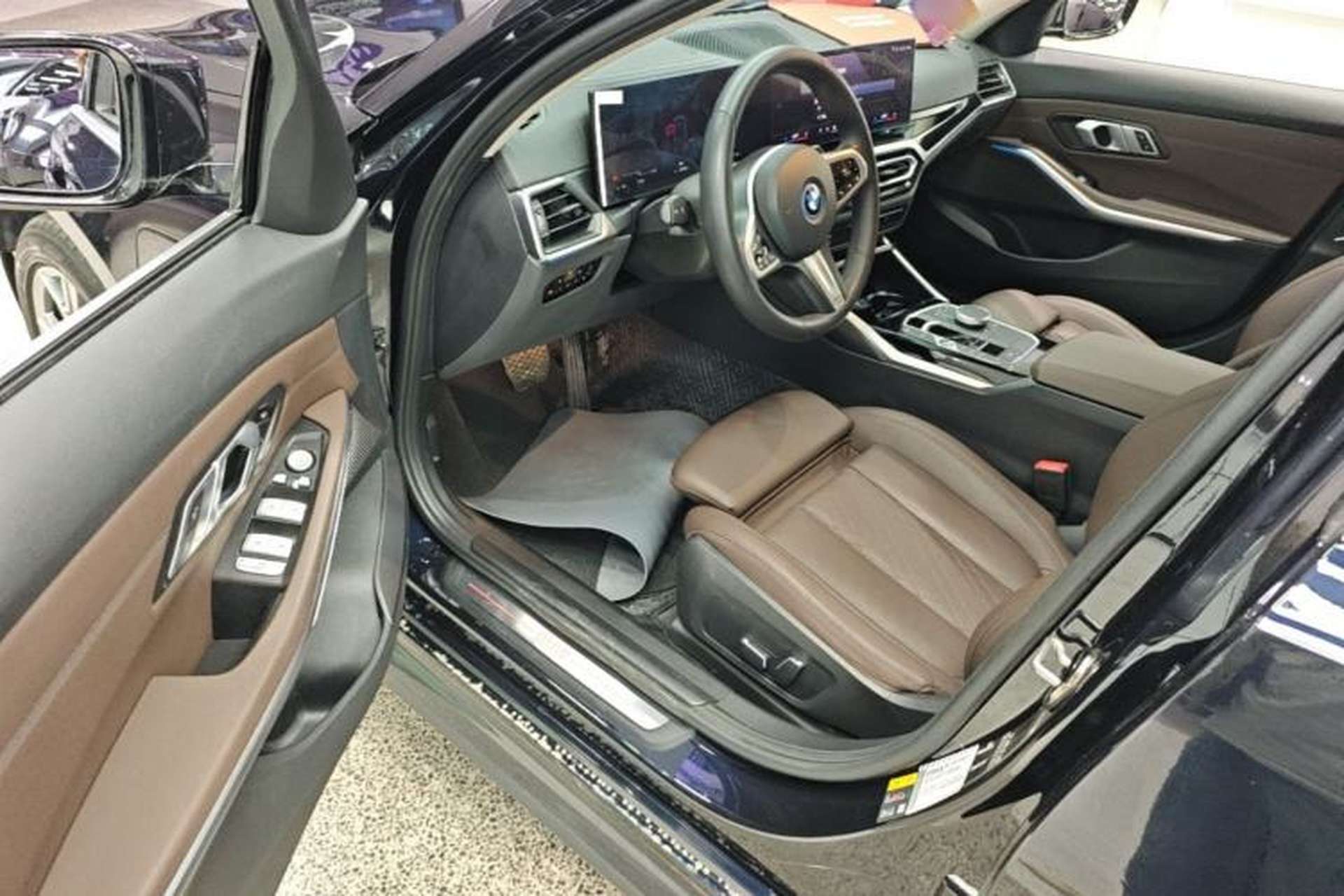 Used BMW i3 2024 eDrive 35 L Driver Seat