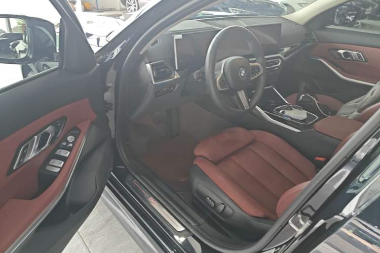 Used BMW i3 2024 eDrive 35 L Driver Seat