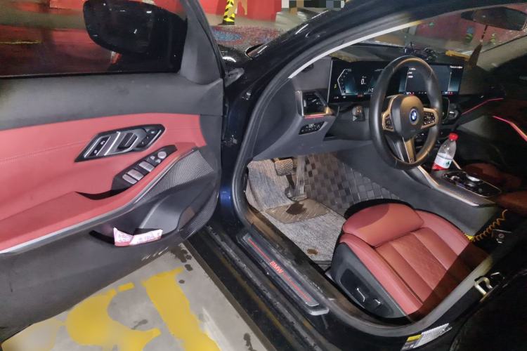 Used BMW i3 2024 eDrive 35 L Driver Seat