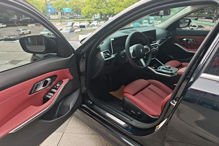Used BMW i3 2024 eDrive 35 L Driver Seat