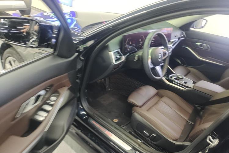 Used BMW i3 2024 eDrive 35 L Driver Seat