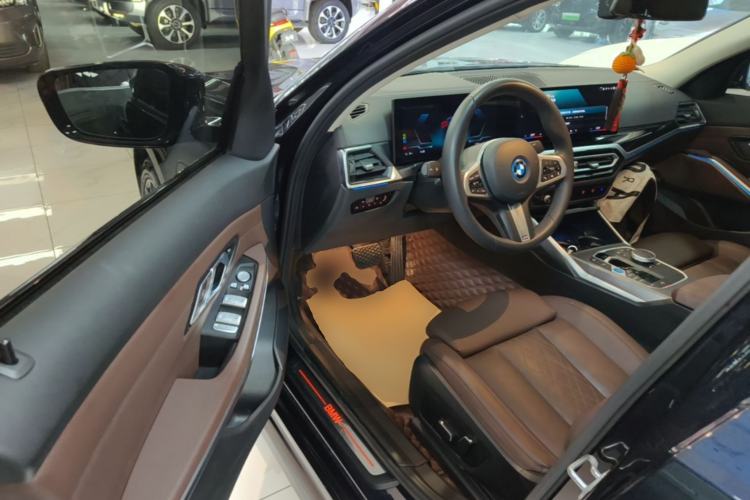 Used BMW i3 2024 eDrive 40 L Midnight Edition Driver Seat