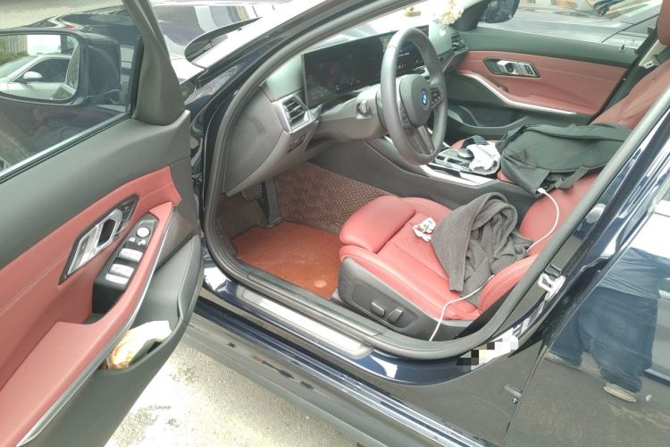 Used BMW i3 2024 eDrive 35 L Driver Seat