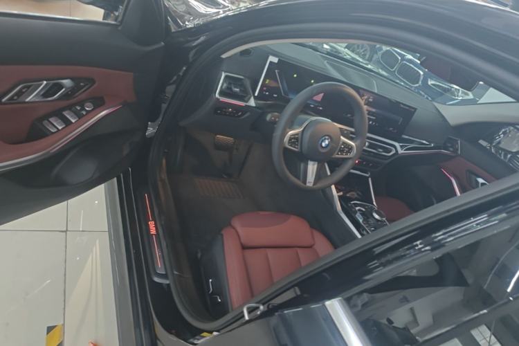 Used BMW i3 2024 eDrive 35 L Driver Seat