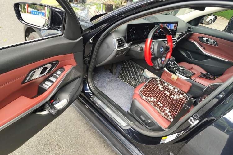 Used BMW i3 2024 eDrive 35 L Driver Seat