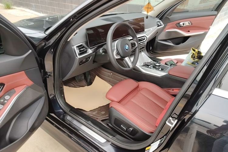 Used BMW i3 2024 eDrive 35 L Driver Seat
