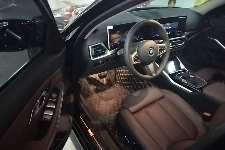 Used BMW i3 2024 eDrive 35 L Driver Seat
