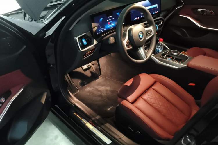 Used BMW i3 2024 eDrive 40 L Midnight Edition Driver Seat