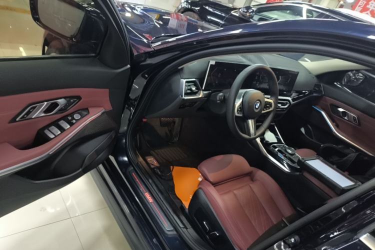 Used BMW i3 2024 eDrive 35 L Driver Seat