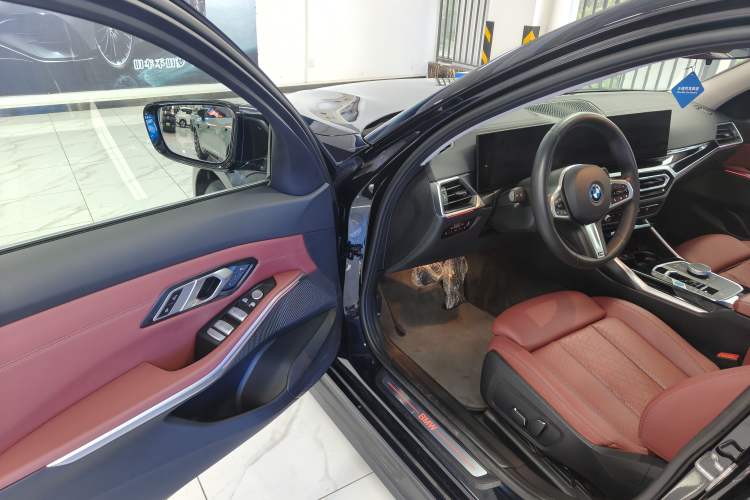 Used BMW i3 2024 eDrive 35 L Driver Seat