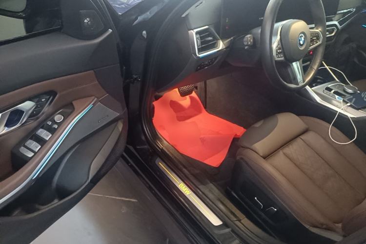 Used BMW i3 2024 eDrive 40 L Midnight Sports Package Driver Seat