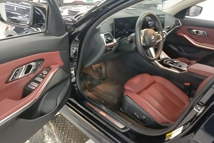 Used BMW i3 2024 eDrive 35 L Driver Seat