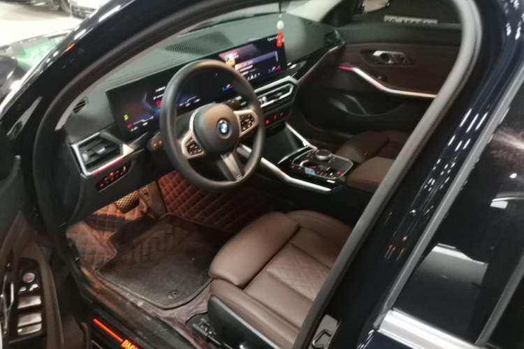 Used BMW i3 2024 eDrive 35 L Driver Seat