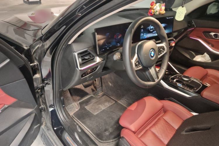 Used BMW i3 2024 eDrive 35 L Driver Seat