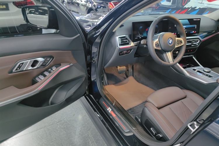 Used BMW i3 2024 eDrive 40 L Midnight Edition Driver Seat