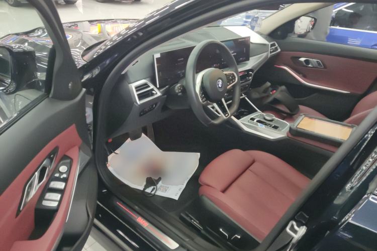 Used BMW i3 2024 eDrive 40 L Midnight Sports Package Driver Seat