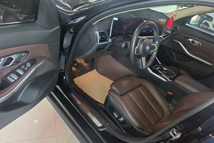 Used BMW i3 2024 eDrive 35 L Driver Seat