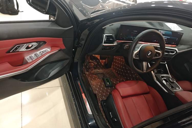 Used BMW i3 2024 eDrive 35 L Driver Seat