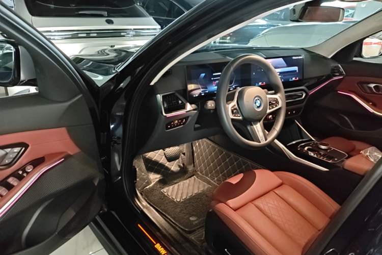 Used BMW i3 2024 eDrive 35 L Driver Seat