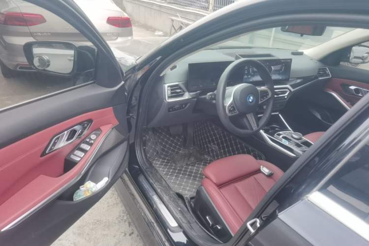 Used BMW i3 2024 eDrive 35 L Driver Seat