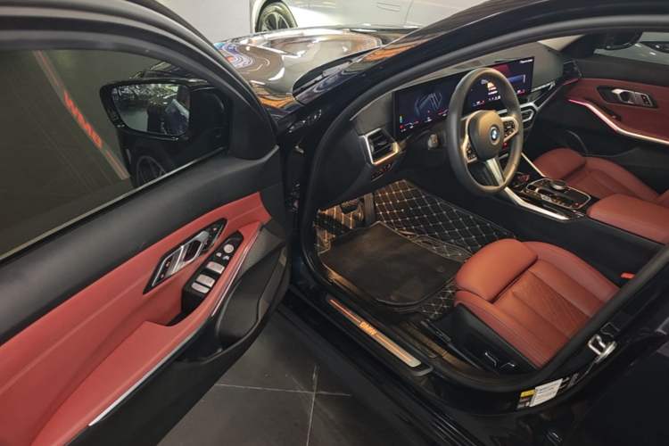 Used BMW i3 2024 eDrive 35 L Driver Seat