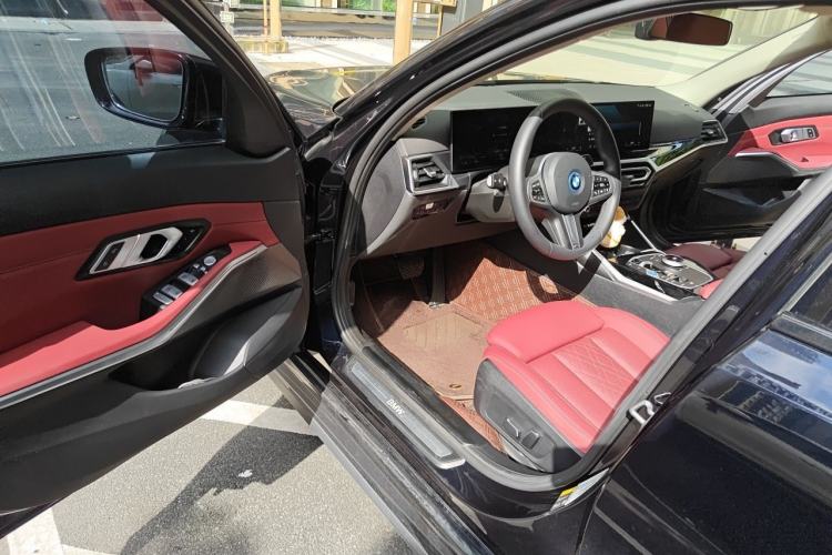 Used BMW i3 2024 eDrive 35 L Driver Seat