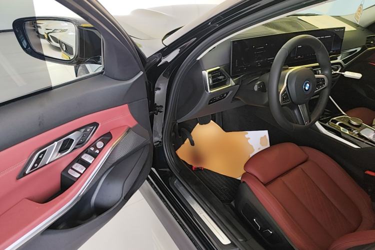 Used BMW i3 2024 eDrive 35 L Driver Seat