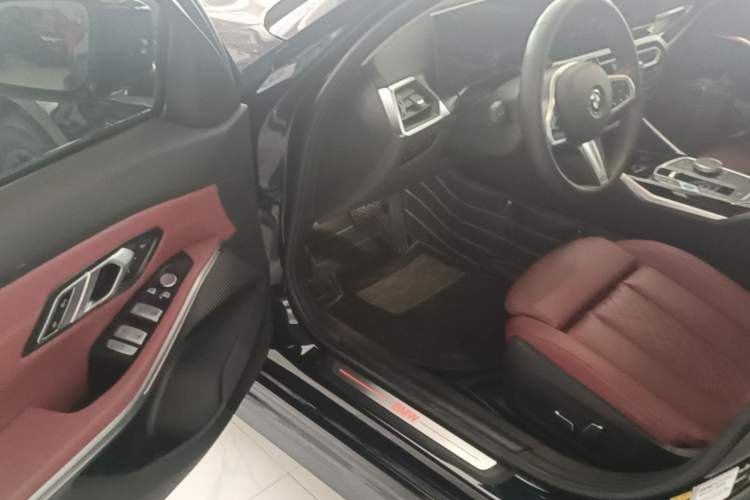 Used BMW i3 2024 eDrive 35 L Driver Seat