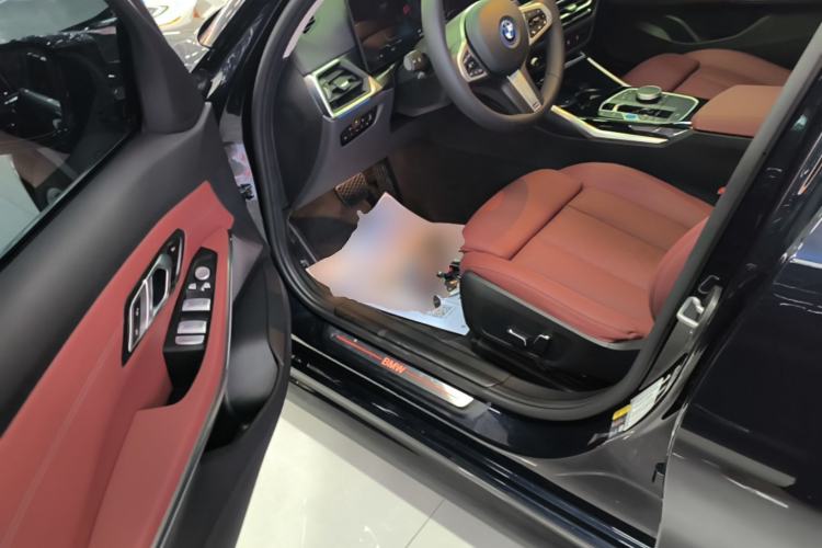 Used BMW i3 2024 eDrive 35 L Driver Seat