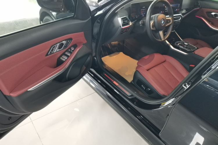 Used BMW i3 2024 eDrive 35 L Driver Seat