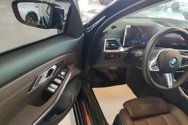 Used BMW i3 2024 eDrive 35 L Driver Seat