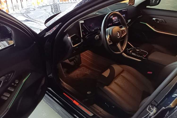Used BMW i3 2024 eDrive 35 L Driver Seat