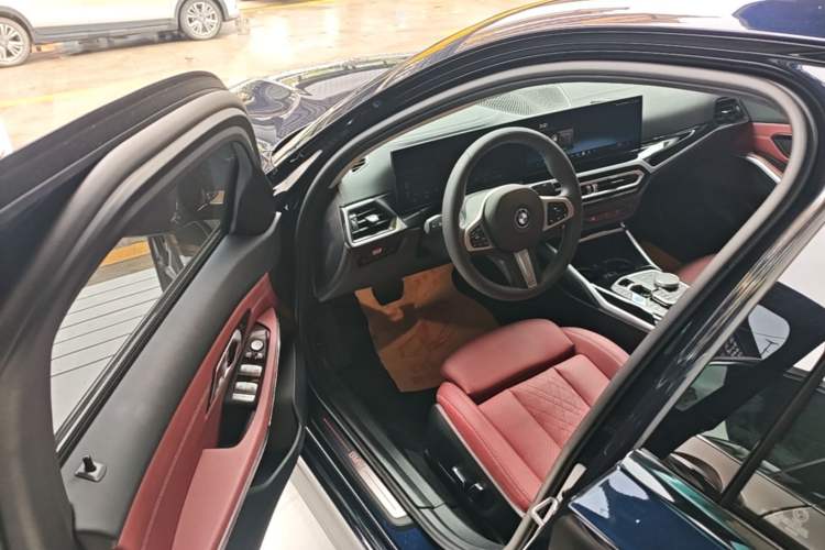 Used BMW i3 2024 eDrive 35 L Driver Seat