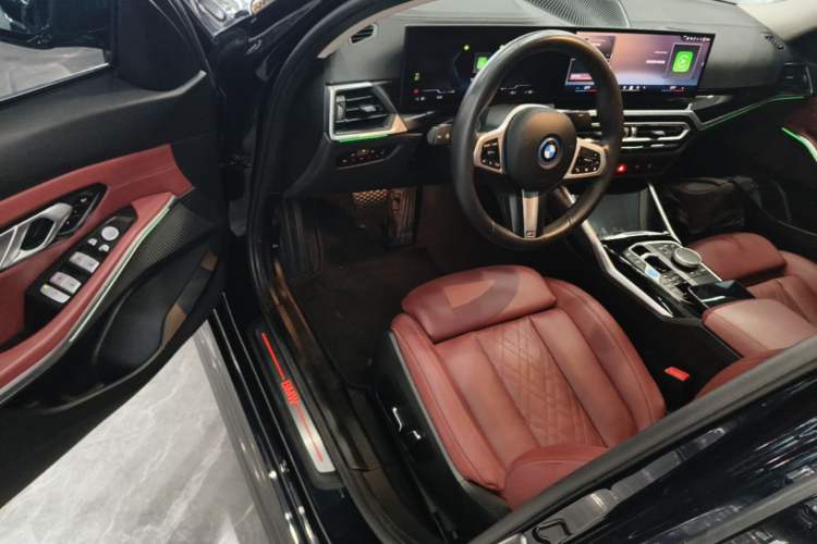 Used BMW i3 2024 eDrive 35 L Driver Seat