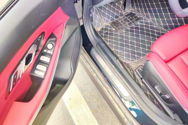 Used BMW i3 2024 eDrive 35 L Driver Seat