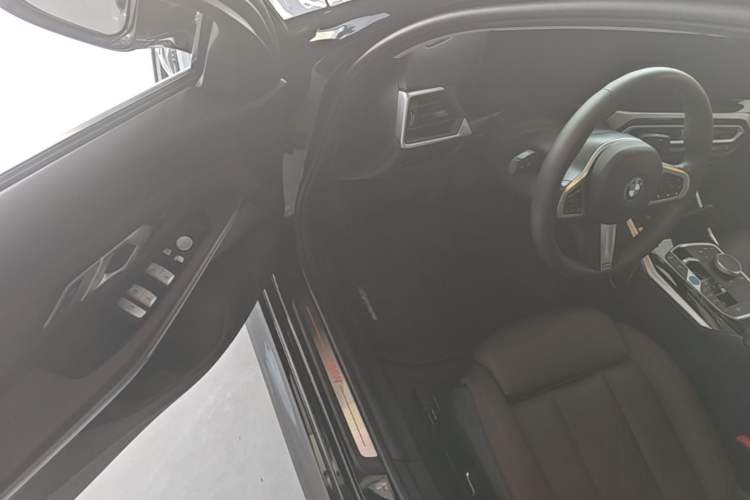 Used BMW i3 2024 eDrive 35 L Driver Seat