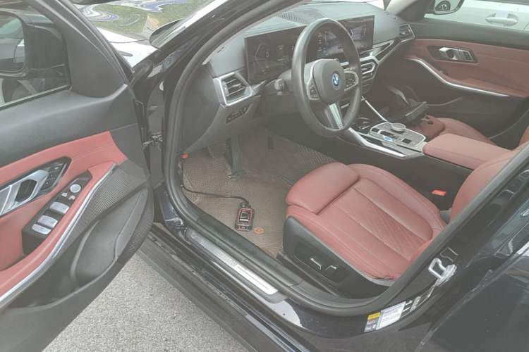Used BMW i3 2024 eDrive 35 L Driver Seat