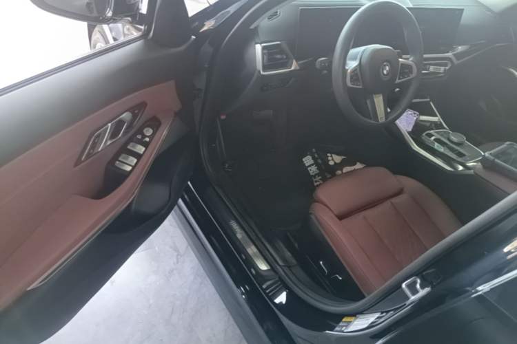 Used BMW i3 2024 eDrive 35 L Driver Seat