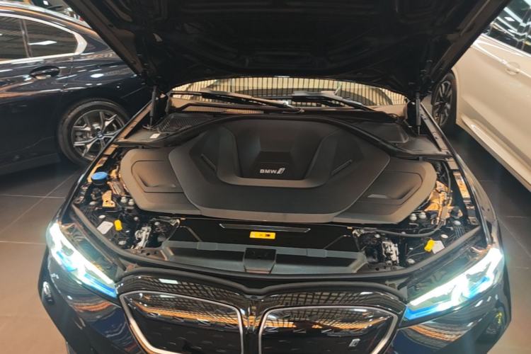 Used BMW i3 2024 eDrive 40 L Midnight Sports Package Engine Bay