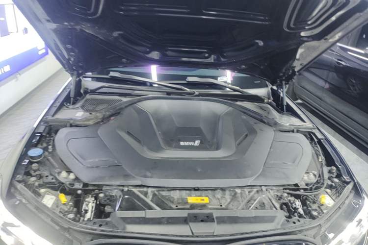 Used BMW i3 2024 eDrive 35 L Engine Bay