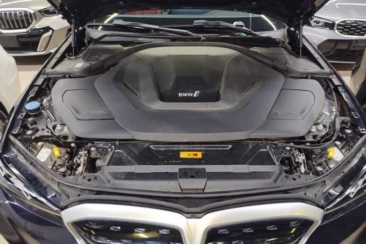 Used BMW i3 2024 eDrive 35 L Engine Bay