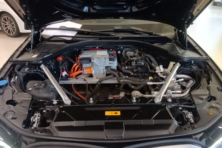 Used BMW i3 2024 eDrive 35 L Engine Bay