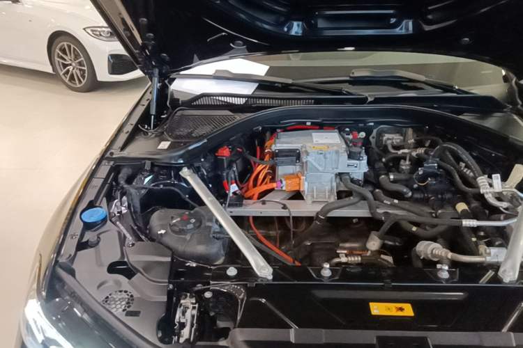 Used BMW i3 2024 eDrive 35 L Engine Bay Right
