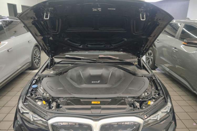 Used BMW i3 2024 eDrive 35 L Engine Bay